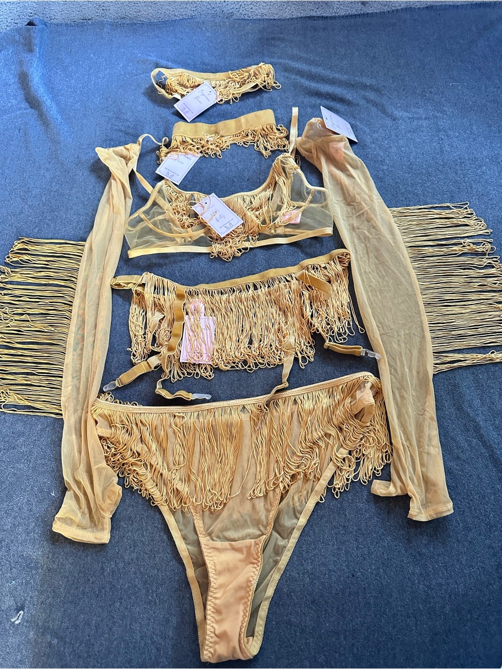 Empress Mimi - Empress set Zazzy Zelda in gold, 7 pieces sz M & XL